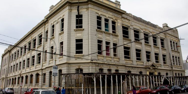 SLEP rechaza solicitud de aporte municipal para mejoras de comunidad educativa de la Escuela Ramón Barros Luco