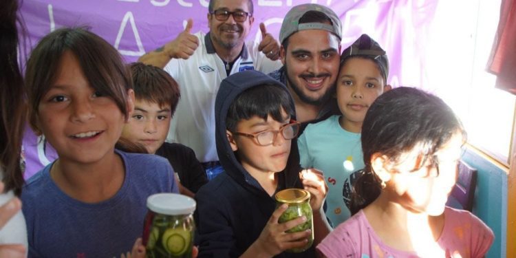 Chef porteños se tomaron los cerros dictando talleres con sus mejores recetas para la comunidad