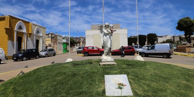 Cementerio de Playa Ancha tiene todo dispuesto para funcionamiento el fin de semana largo