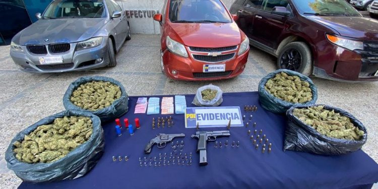 ￼PDI Valparaíso incauta drogas y armamento en operativo antidrogas  ￼