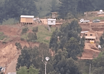 Juzgado de Garantía de Viña del Mar determina el desalojo de viviendas construidas en un terreno tomado en Reñaca Alto