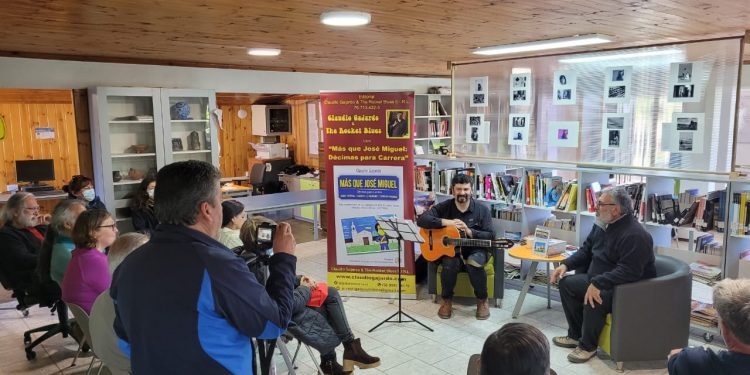 Claudio Gajardo presenta su libro sobre José Miguel Carrera en la Biblioteca de Las Cruces