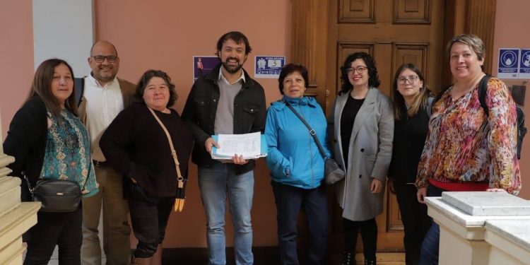 Municipio de Valparaíso creará servicio de transporte público gratuito para Laguna Verde y Placilla de Peñuelas
