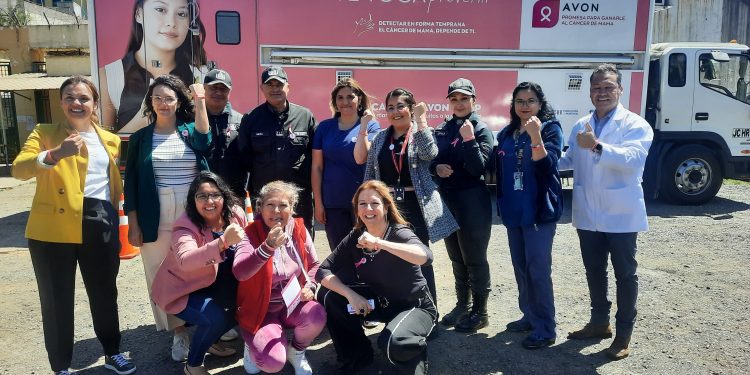 Internas de las cárceles de Valparaíso y Quillota acceden a mamografías gratuitas mediante clínica móvil Avon-FALP