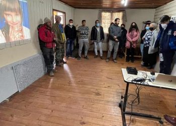 Vecinos, Municipalidad de Cabildo y Esval acuerdan mejoras en el sector Humeres