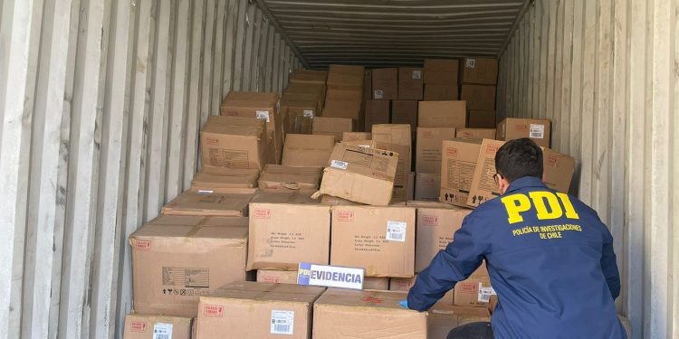PDI San Antonio recupera containers con especies de retail avaluadas en más de 300 millones de pesos