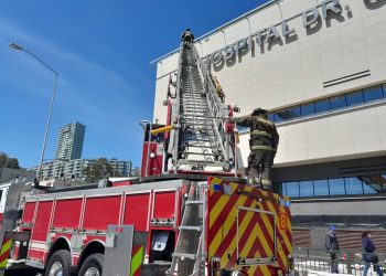 Hospital Dr. Gustavo Fricke realiza ejercicios de emergencia en coordinación con Bomberos de Viña del Mar