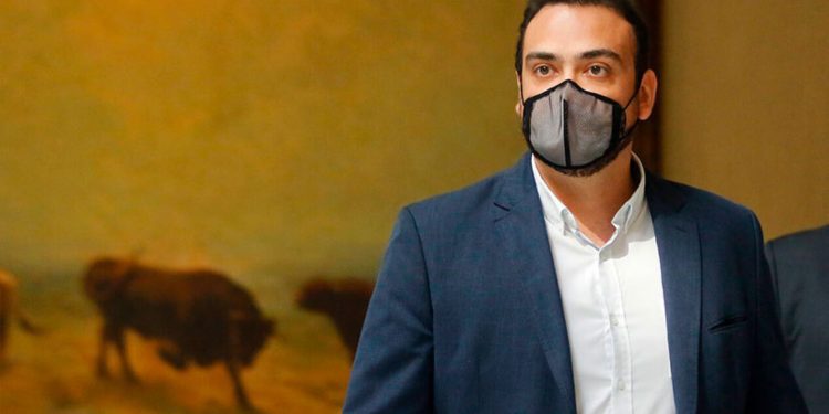 Se enojó el senador Bianchi por agenda legislativa: «Tenemos un desastre en el país y en este Congreso estamos preocupados de puras huevadas»