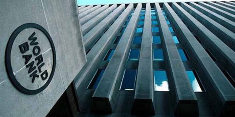 Banco Mundial advierte que pobreza en Chile llegará a 10,5 % en 2022
