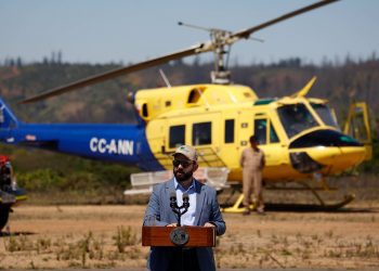 Valparaíso: Presidente Boric lamenta incendio en Rapa Nui provocado por quema de pastizales