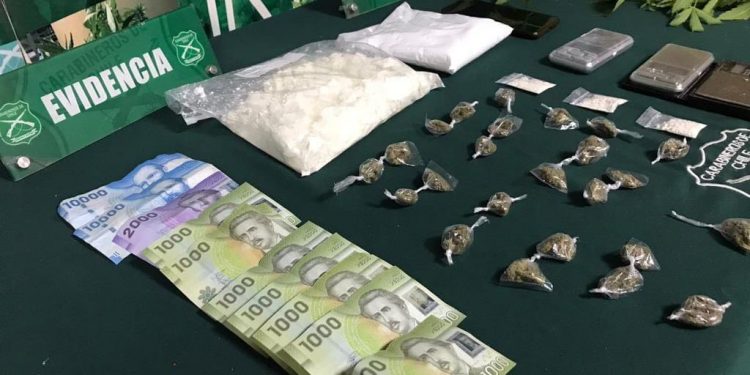 Breves policiales / Detienen a mujer que vendía drogas en su domicilio, en Valparaíso