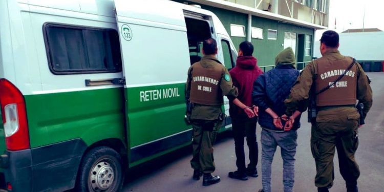 Breves policiales / Detienen a mujer que vendía drogas en su domicilio, en Valparaíso