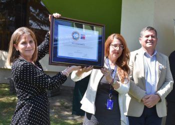 Quilpué: Ministerio del Trabajo entregó «Sello 40 horas» a Knop Laboratorios