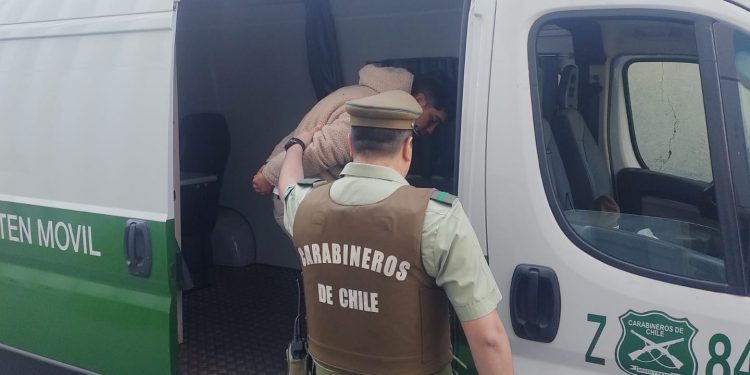 Breves policiales / Carabineros detuvo a tres sujetos en Valparaíso que integran peligrosa banda apodada «El Peruano»