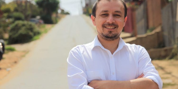 Diputado Cuello denuncia graves abusos laborales en la empresa Viña Bus: «Los conductores están pagando por trabajar de 12 a 14 horas diarias»