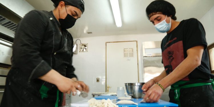 ￼Más de mil 200 mujeres y hombres de la pesca artesanal se perfeccionan con apoyo de Indespa en planes de negocio y emprendimiento