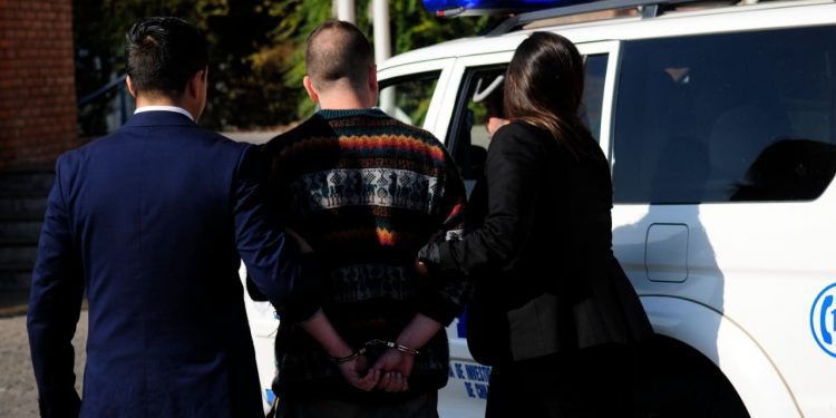 PDI captura en terminal de buses de San Felipe a autor de homicidio