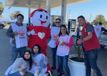 En Viña del Mar se realizó la tradicional «Pintatón» de autos en apoyo a los niños de la Teletón