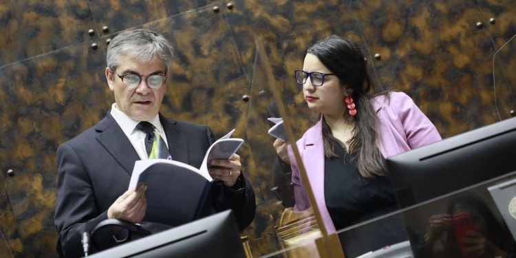 Presupuesto 2023 da primeros pasos con las exposiciones de Hacienda y la Dipres