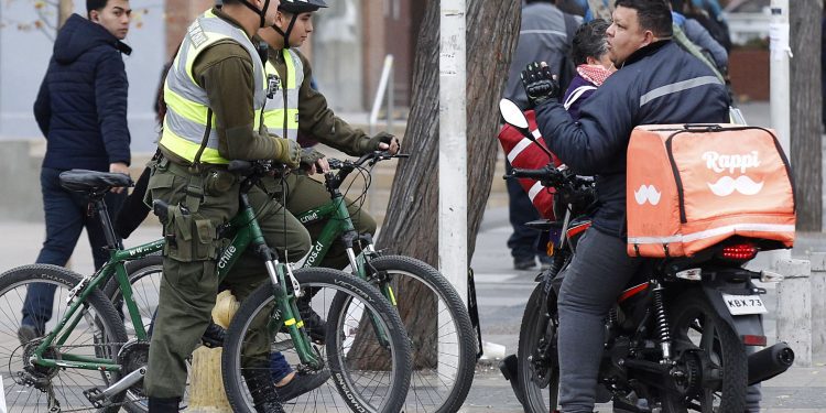 Diputado Juan Irarrázaval solicitó endurecer las fiscalizaciones a motocicletas