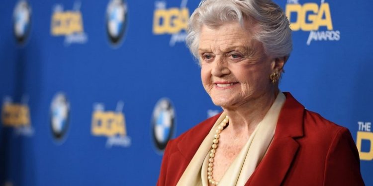 A los 96 años muere Angela Lansbury, protagonista de «La reportera del crimen»
