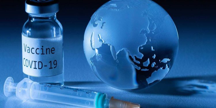 Académica del Instituto de Salud Pública UNAB explicó las ventajas de la vacuna bivalente contra la COVID-19