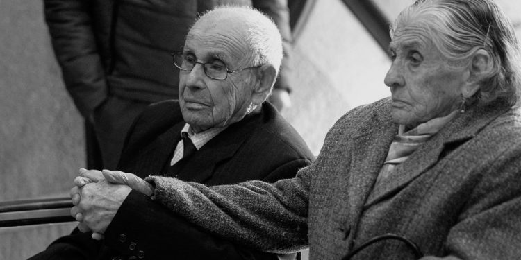 Proyecto sobre derecho de alimentos de personas mayores con dependencia se despacha a la Sala