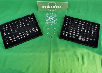 Breves policiales / Efectivos de Carabineros detienen a tres individuos que sustrajeron joyas en el segundo piso del Mall Marina Arauco