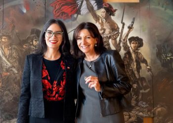 Ministra Vallejo se reúne con alcaldesa de París durante gira europea