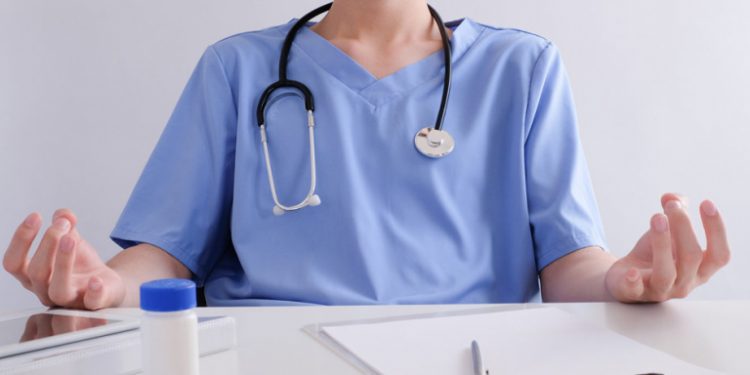 Viña del Mar: Denuncian ante Fiscalía a falsas trabajadoras de la salud