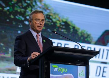 Presidente de la Sociedad Nacional de Agricultura pide deponer paro camionero