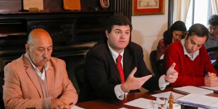 Zapallar aprueba ordenanza que limita circulación de menores en la madrugada