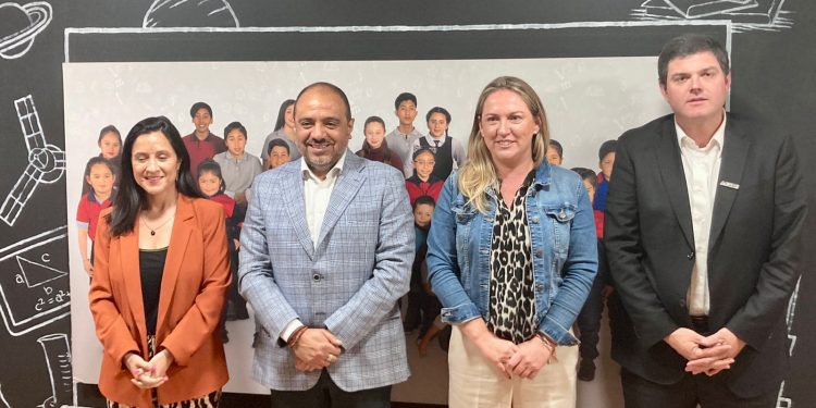 Alcaldes solicitan al Mineduc mantener libertad de elección y garantizar el derecho de los padres a elegir educación de sus hijos