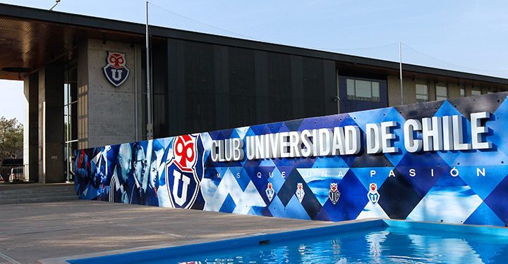 La U sueña con fichar a entrenador campeón de la Copa Libertadores