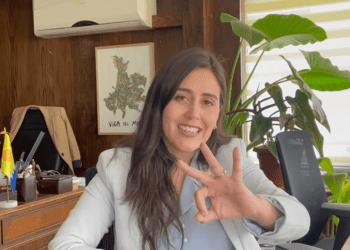 Alcaldesa Ripamonti: «Tres concejales de derecha se ven afectados por la remoción definitiva de la imagen de Virginia Reginato»