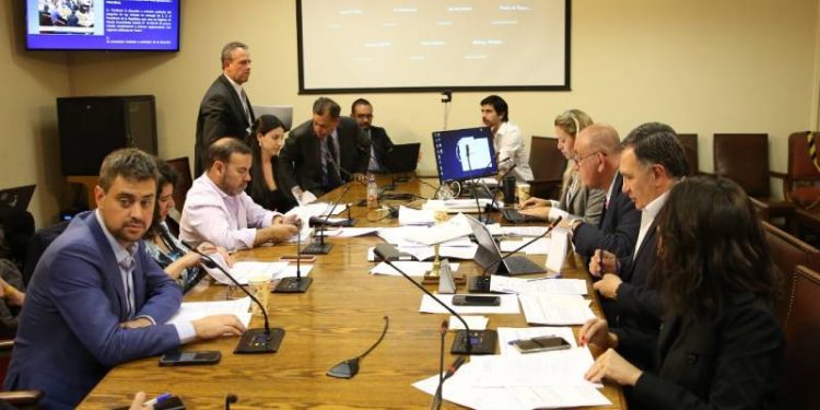Despachan proyecto que consagra el «olvido» en materias financieras