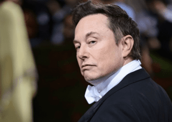 Empleado de Twitter es despedido por Elon Musk a través de la misma red social