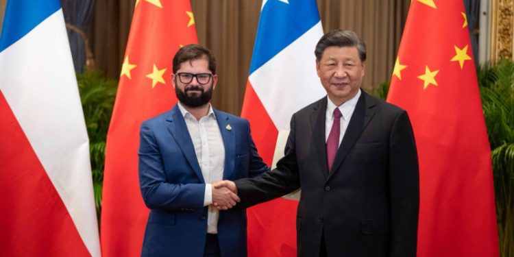 Xi Jinping invita a Presidente Boric a visitar China en 2023