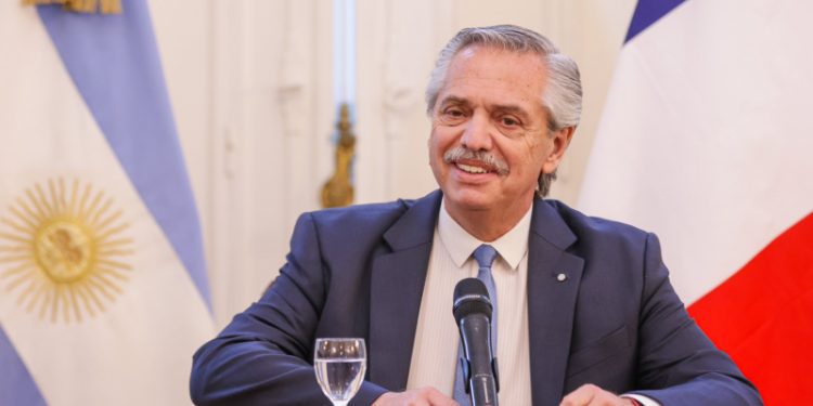 Presidente de Argentina sufrió de «gastroenteritis erosiva» durante G20