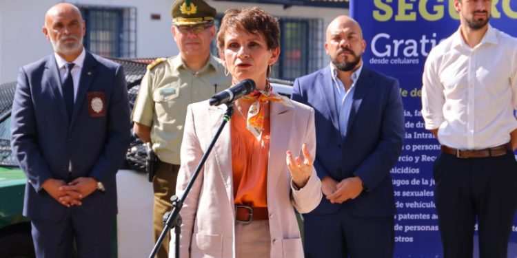 Gobierno da el vamos a nuevo número para denuncia de delitos: *4242