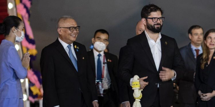 Presidente Boric se niega a que Chile deba elegir entre China y Estados Unidos