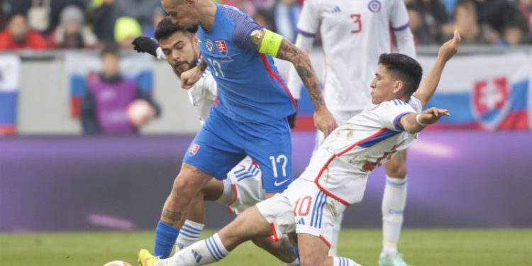 Chile no pudo romper la resistencia de Eslovaquia: 0-0