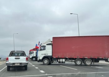 Camioneros mantendrán movilizaciones tras no alcanzar acuerdo con Gobierno
