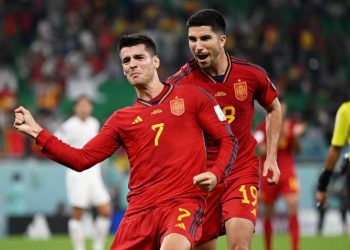 España trituró a Costa Rica con un apabullante 7-0