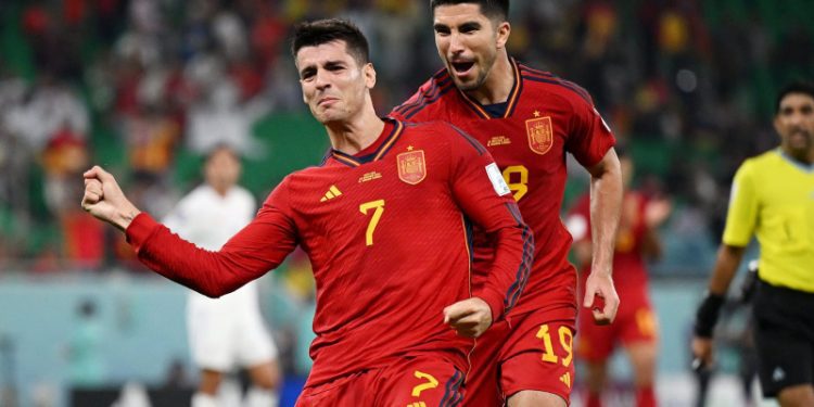 España trituró a Costa Rica con un apabullante 7-0