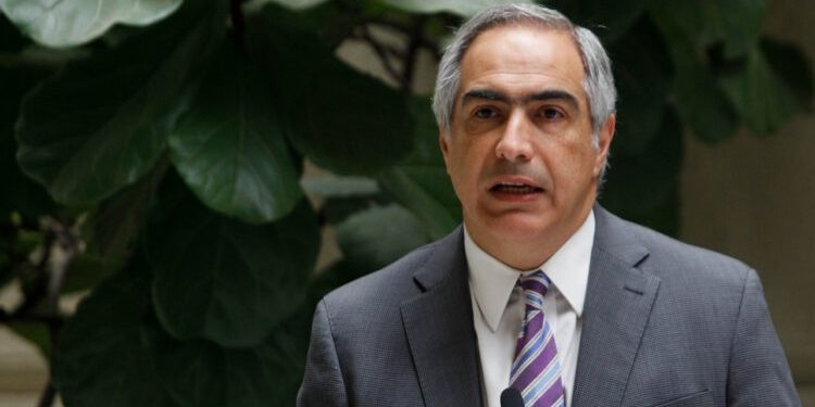 Caso bencina: Esposa de senador Chahuán aparece usando recursos fiscales