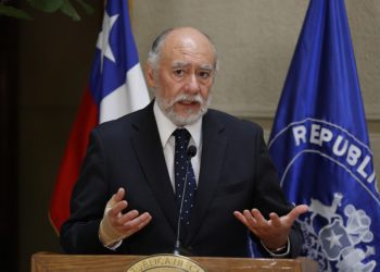 Senador Flores advierte por desabastecimiento ante paro camionero