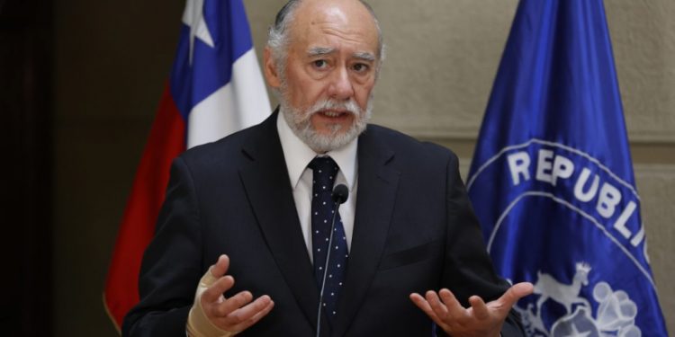 Senador Flores advierte por desabastecimiento ante paro camionero