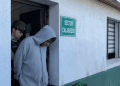 Antisocial con orden vigente por violencia intrafamiliar intenta robar estación de metro
