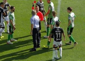 Pellegrini es expulsado tras fuertes reclamos en derrota del Betis en Viña del Mar